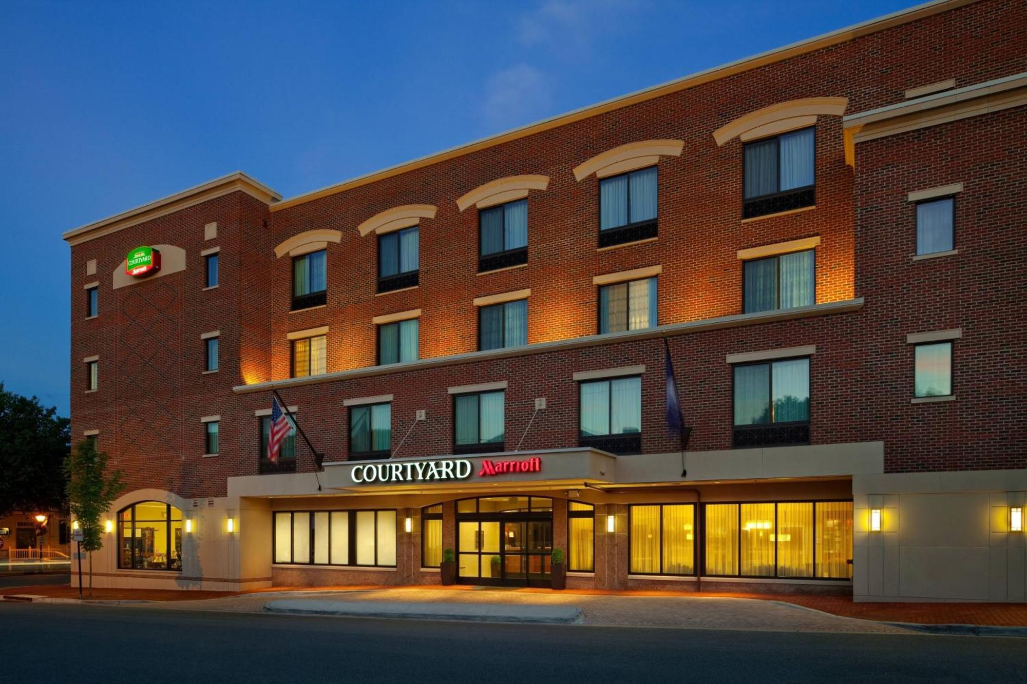 Hotel Courtyard Fredericksburg Historic District Exterior foto