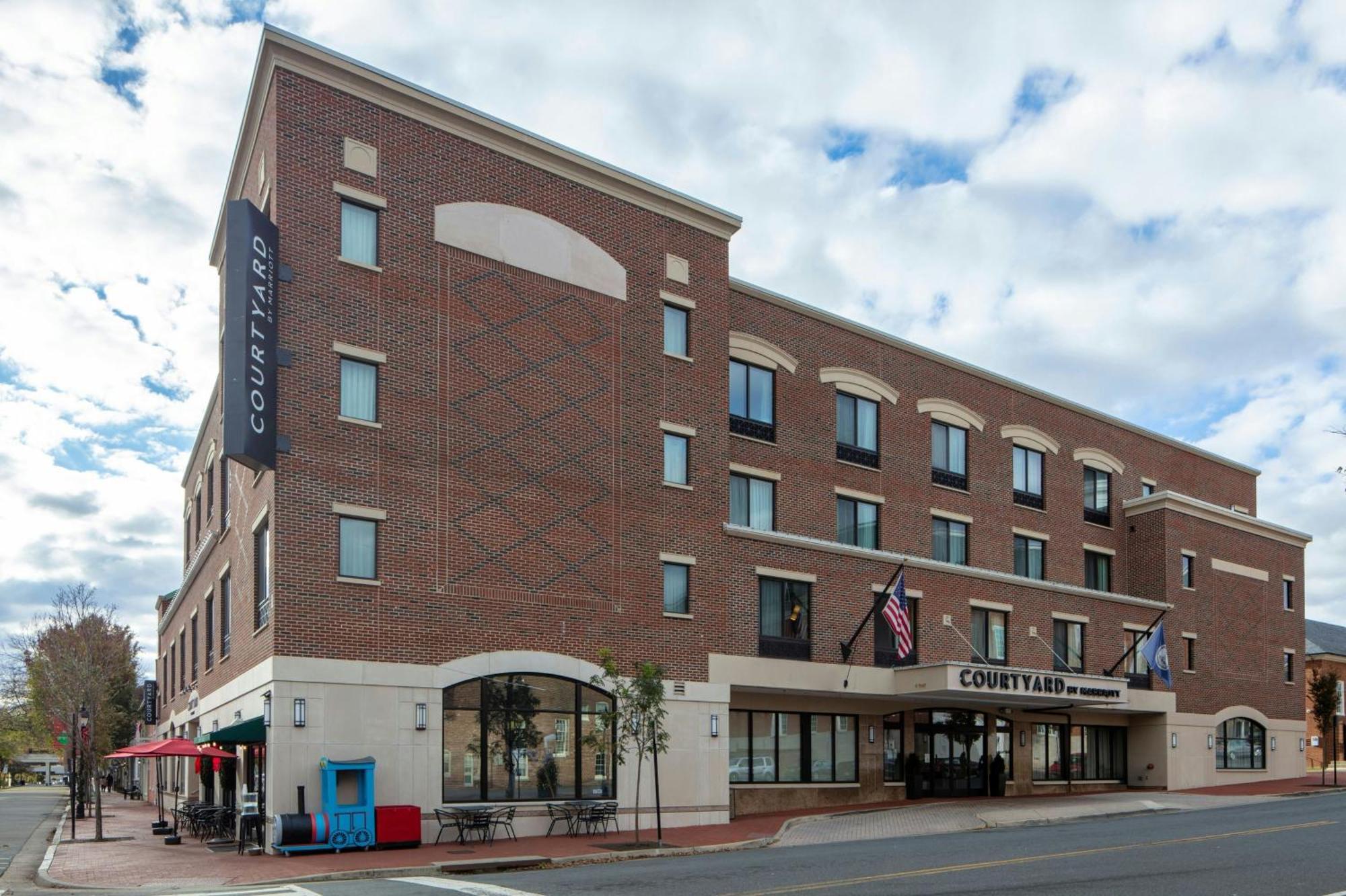 Hotel Courtyard Fredericksburg Historic District Exterior foto