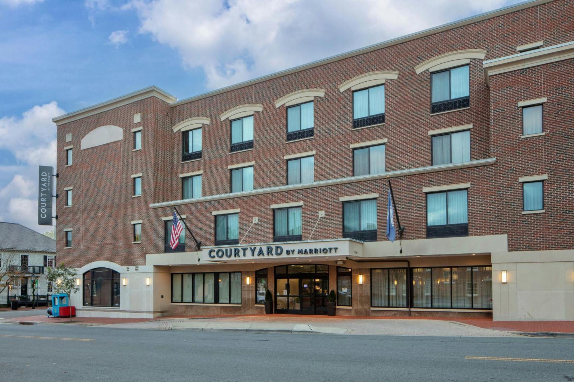 Hotel Courtyard Fredericksburg Historic District Exterior foto